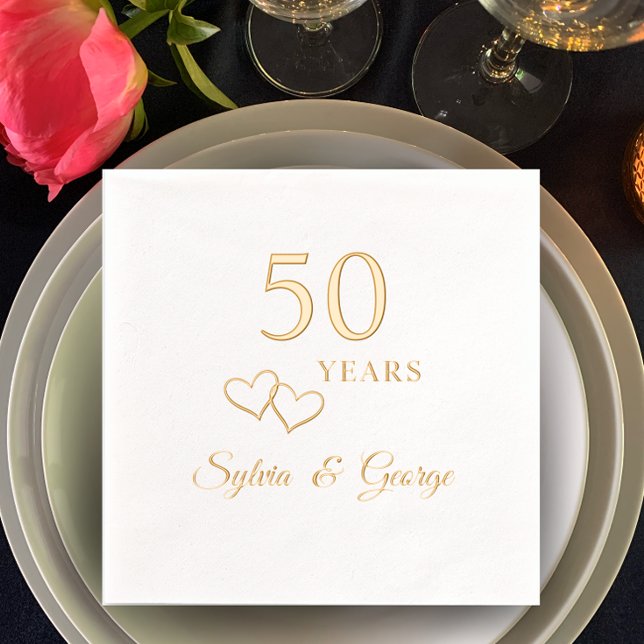 Elegantes modernes Personalisiertes Party zum 50.  Servietten Mit Folie (Add couple’s names for a personalized gold foil 50th anniversary party napkin. Simple elegant hearts)