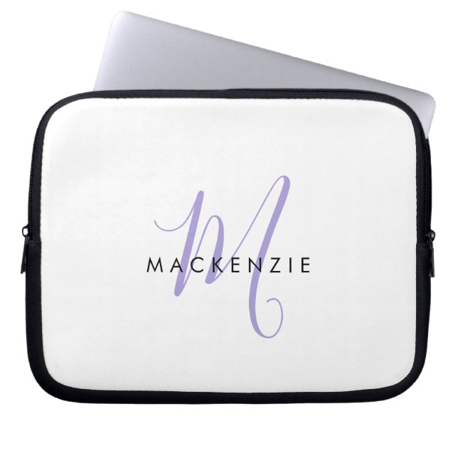Elegantes modernes weißes lila Skript-Monogramm Laptopschutzhülle (Vorderseite)