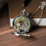 Elegantes Monogramm-Foto Taschenuhr<br><div class="desc">Elegantes Monogramm und personalisiertes Foto-Design für besondere Zeiten,  perfekt für Hochzeitsfeiern,  Abschlüsse,  Vatertag,  Weihnachten und vieles mehr!</div>