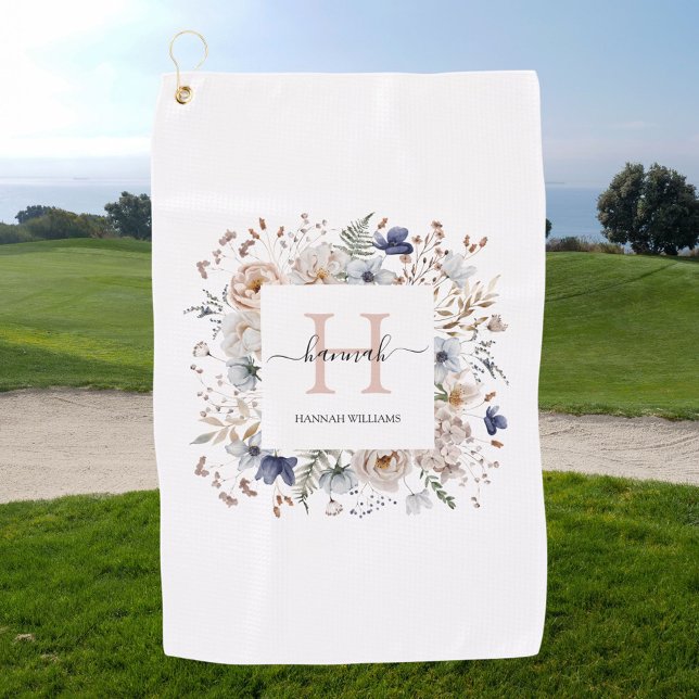 Elegantes Monogramm Hübsche Beige Blaue Blumen Flo Golfhandtuch (In situ)