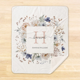 Elegantes Monogramm Hübsche Beige Blaue Blumen Flo Sherpadecke