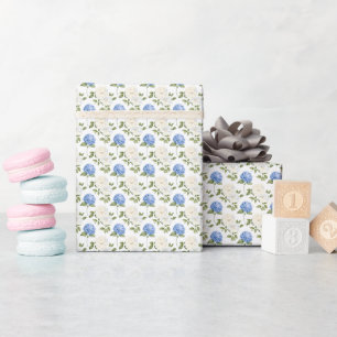 Elegantes Muster mit blauen Hortensienblüten  Geschenkpapier