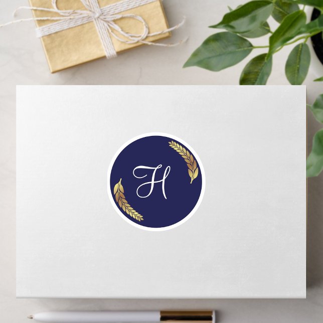 Elegantes Navy Blau und Gold Monogramm (personalis Runder Aufkleber (Von Creator hochgeladen)