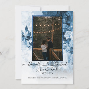 Elegantes Navy Blue White Floral Script Heart Foto Save The Date