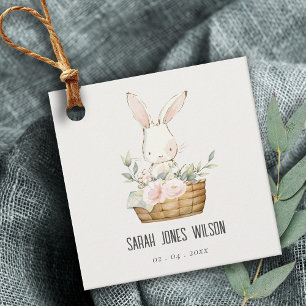 Elegantes Niedliches Bunny im Blumenkorb Kindergeb Geschenkanhänger