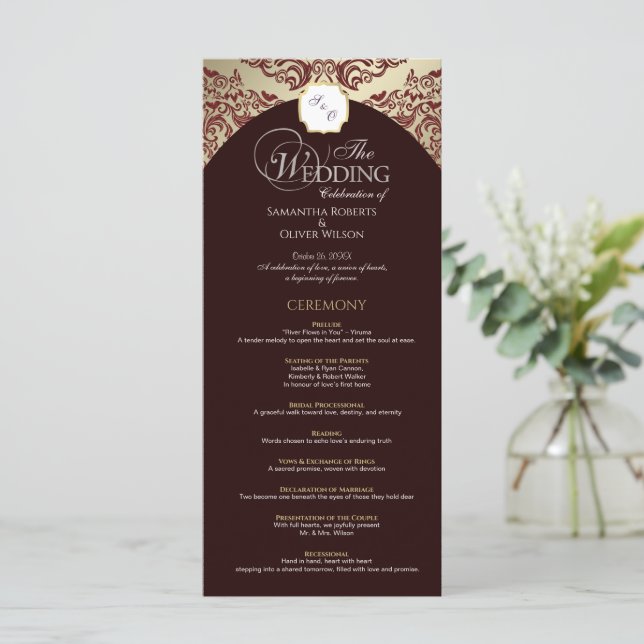 Elegantes Red & Gold Monogram Wedding Program Programm (Stehend Vorderseite)