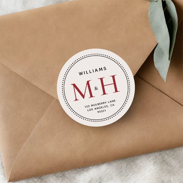 Elegantes Red Monogram Wedding Return Address Labe Runder Aufkleber (Von Creator hochgeladen)