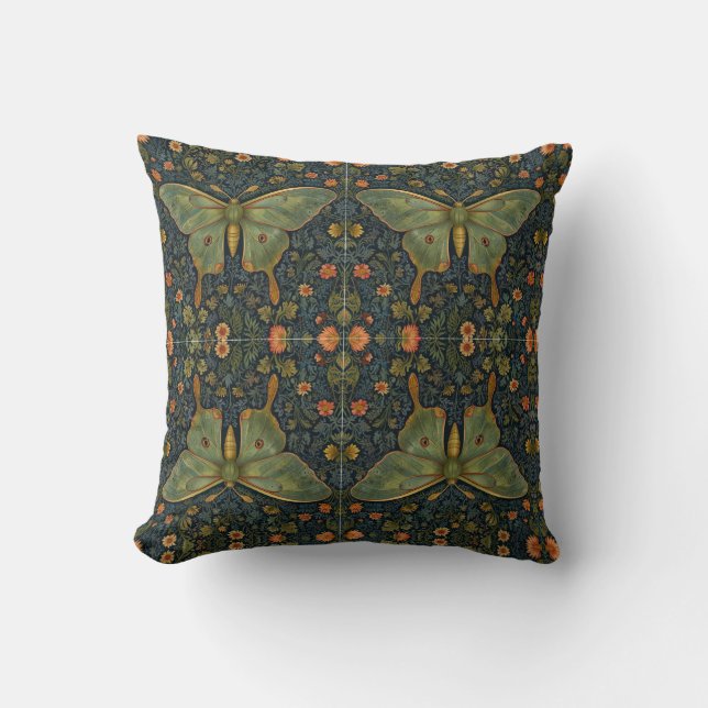 Elegantes Retro boho Luna moth botanisch Kissen (Vorderseite)