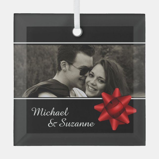 Elegantes Romantisches Custom Foto Red Ribbon Ornament Aus Glas (Vorderseite)