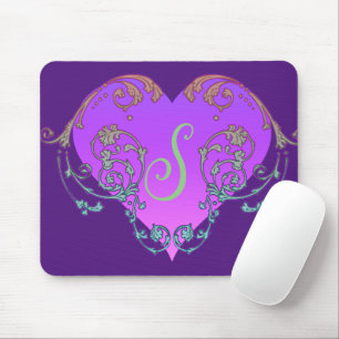 Elegantes, romantisches violettes Herz mit Schnörk Mousepad