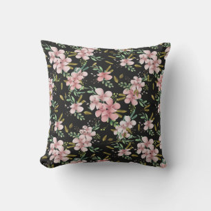 Elegantes rosa Aquarell-Blumenmuster auf schwarzem Kissen