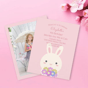 Elegantes Rosa Bunny und Blume Girl Birthday Foto Einladung