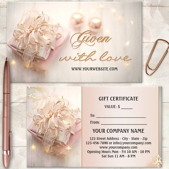 Elegantes rosa Gold Holidays Geschenkgutschein Rabattkarte (Festive gift certificate template featuring a boho chic gift package with sparkling lights.)