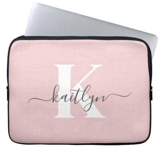 Elegantes Rosa-Hauch-Grau-Script-Monogramm Laptopschutzhülle (Vorderseite)