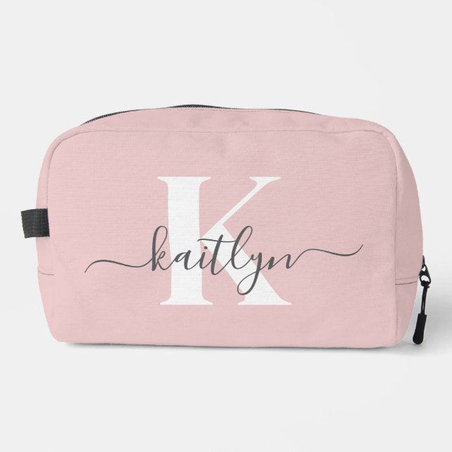 Elegantes Rosa-Hauch-Grau-Script-Monogramm Waschbeutel (Vorderseite)
