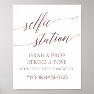 Elegantes Roségold-Kalligrafie-Selfie-Station-Schi Poster