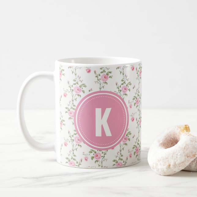 Elegantes Rosenblumenmuster Monogramm Kaffeetasse (Mit Donut)