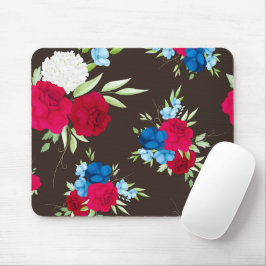 Elegantes rot-blaues Blumenmuster auf dunklem Brau Mousepad