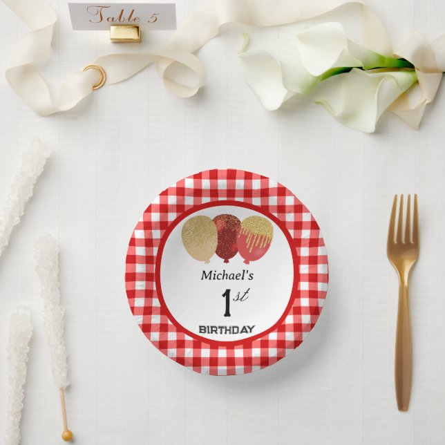 Elegantes rotes Gingham und Ballons 1. Geburtstag Pappteller (Hochzeit)