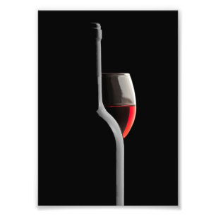 Elegantes rotes Weinglas und Flasche. Schwarzer Hi Fotodruck
