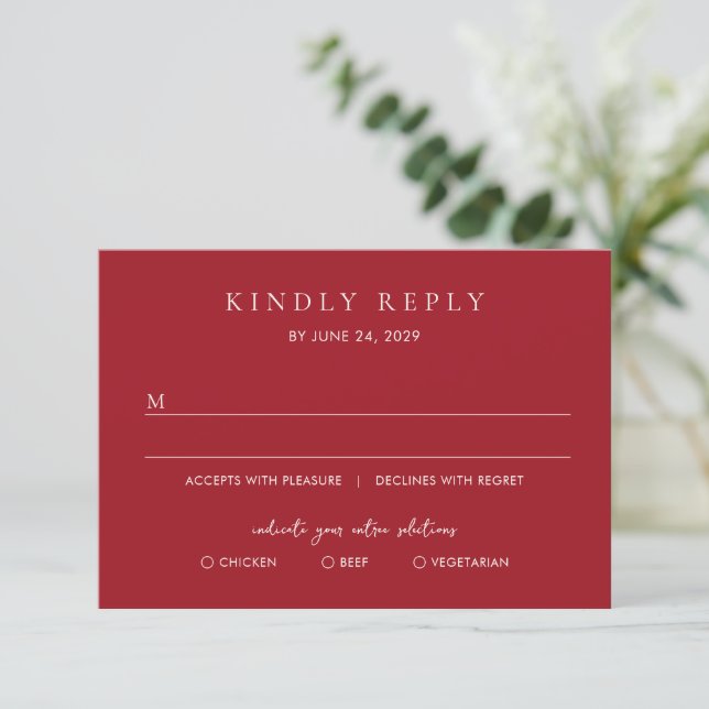 Elegantes Rubine-Rot modernes Hochzeit RSVP Karte (Stehend Vorderseite)