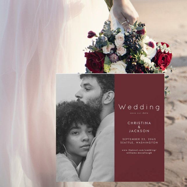 Elegantes Ruby Red Couple Foto Save the Date Magneteinladung (Von Creator hochgeladen)