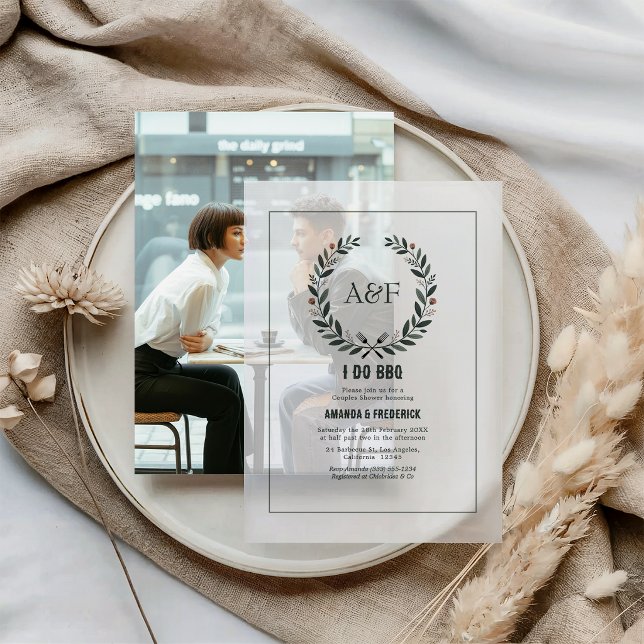 Elegantes rustikales Monogramm I Do BBQ Paare-Show (Elegant Rusic Monogram I Do BBQ Couples Shower Vellum Invitations)