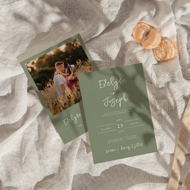 Elegantes Sage Green Foto Boho Moderne Hochzeit Einladung (Von Creator hochgeladen)
