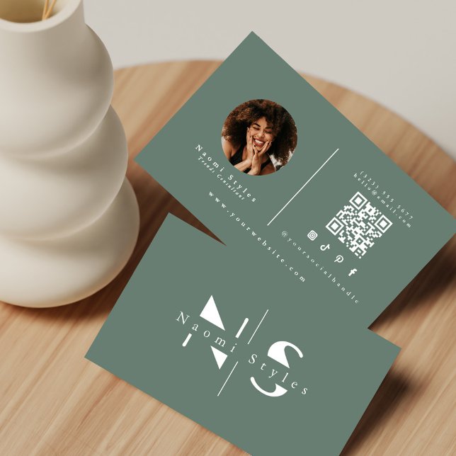 Elegantes Sage Minimalistisch QR Code Berufliches  Visitenkarte (Von Creator hochgeladen)