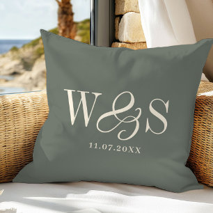 Elegantes Salbei-Initial-Hochzeitspaar Kissen