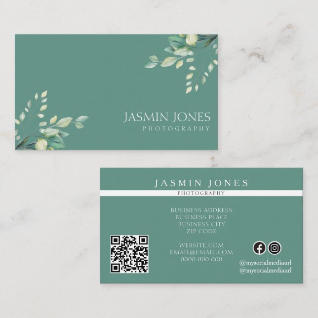 Elegantes Salbeigrünes Florales QR-Code Visitenkarte (Vorne/Hinten)