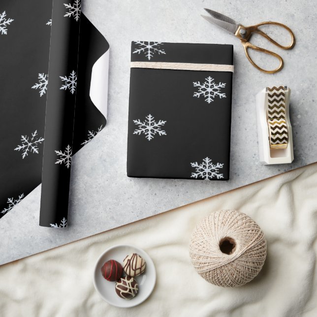 Elegantes Schneeflockenmuster Eis Winter Design Geschenkpapier (Kunsthandwerk)