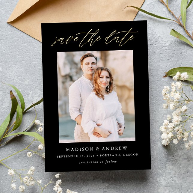 Elegantes Schwarz-Gold-Script-Foto Save the Date Folieneinladung (Von Creator hochgeladen)