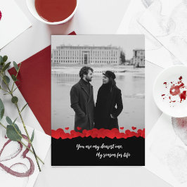 Elegantes Schwarz mit Red Hearts Holiday Card