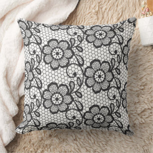 Elegantes Schwarz-Weiß-Blumen-Spitzenmuster Kissen