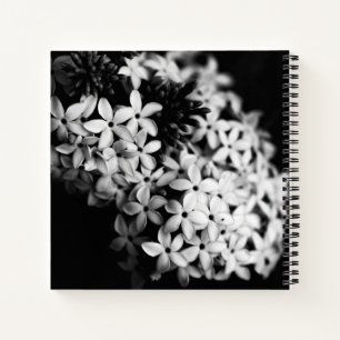 Elegantes Schwarz-Weiß-Blumenfoto Notizbuch