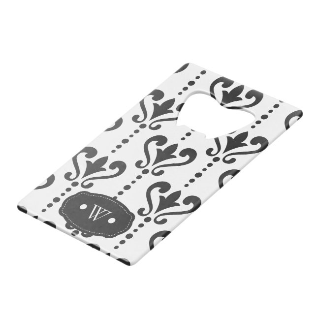 Elegantes Schwarz-Weiß-Damask-Monogramm Geldbeutel Flaschenöffner (Vorderseite Schrägansicht)
