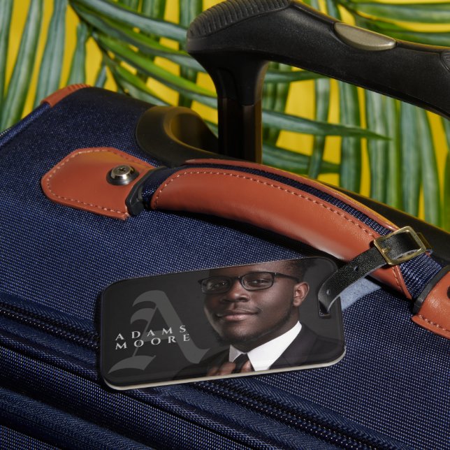 Elegantes Schwarz-Weiß-Klassisches Monogramm-Foto Gepäckanhänger (Vorderseite Insitu 3)