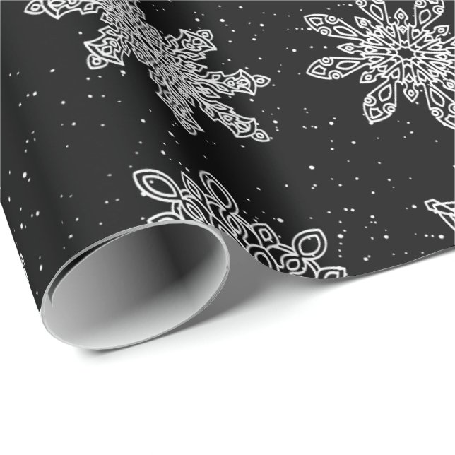 Elegantes Schwarz-Weiß-Schneeflocken Weihnachtsmus Geschenkpapier (Rolleneckpunkt)