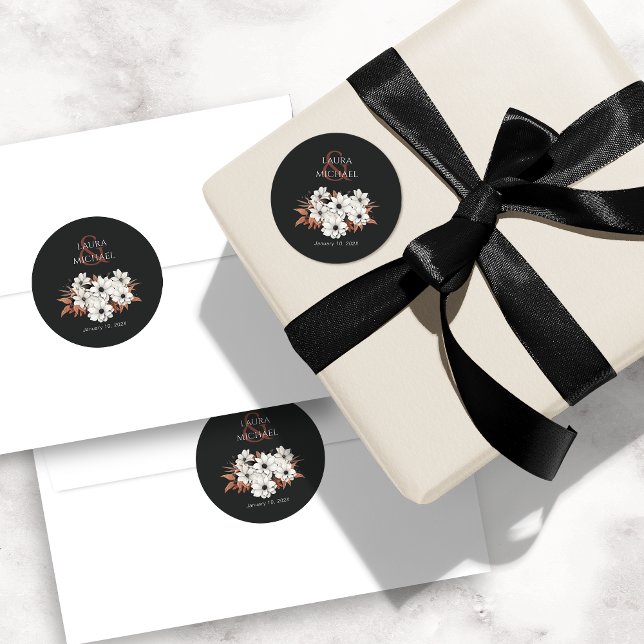 Elegantes Schwarzes Rostflor Runder Aufkleber (Von Creator hochgeladen)