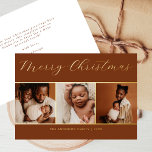 Elegantes Script 3 Foto Beige Chocolate Christamas Folieneinladung<br><div class="desc">Erstellen Sie Ihre eigene Weihnachts-Foto-Collage-Karte, um Ihre besten Grüße an Ihre Familie und Freunde zu senden! Das elegante und minimalistische Design besticht durch einen dunkelbeige/mochafarbenen Hintergrund mit einer Collage aus drei personalisierten Fotos und einer eleganten Typografie: Ihr "Frohe Weihnachten"-Gruß in einem schicken, echten Goldfolienskript und Ihr Familienname und das Jahr...</div>