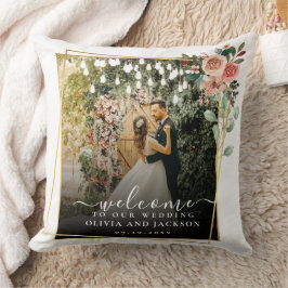 Elegantes Script Black and White Wedding Willkomme Kissen