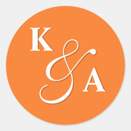Elegantes Script Bright Orange Wedding Monogram Runder Aufkleber