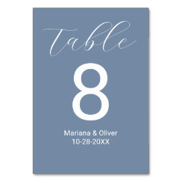 Elegantes Script Dusty Blue Wedding Tischnummer