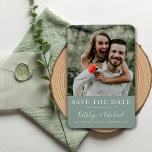 Elegantes Script-Foto Moderne Minimalistische Hoch Magnet<br><div class="desc">Elegantes Script-Foto Moderne Blush Green Minimalistisch Wedding Save the Date Magnet. Alle Texte sind so vorbereitet,  dass Sie sie einfach und schnell mit Ihren eigenen Details personalisieren können.</div>