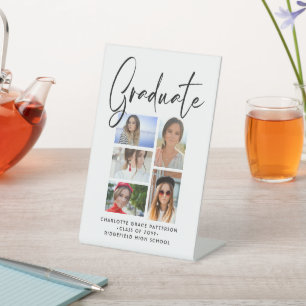 Elegantes Script Multi Foto Abschluss Graduate Sockelschild