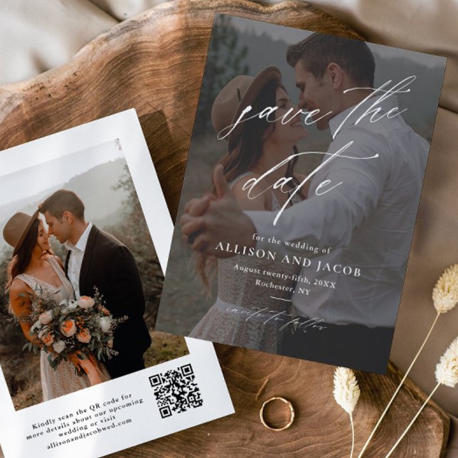 Elegantes Script QR-Code Hochzeitsstift Foto Save The Date (Elegant handwritten script 2 photo wedding QR code save the date cards.)