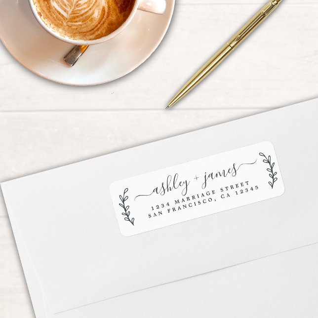 Elegantes Script Schwarz-weiß Wedding Rücksendeadr (Von Creator hochgeladen)