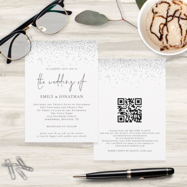 Elegantes Script Silver Glitzer QR Code Wedding In Einladung (Von Creator hochgeladen)