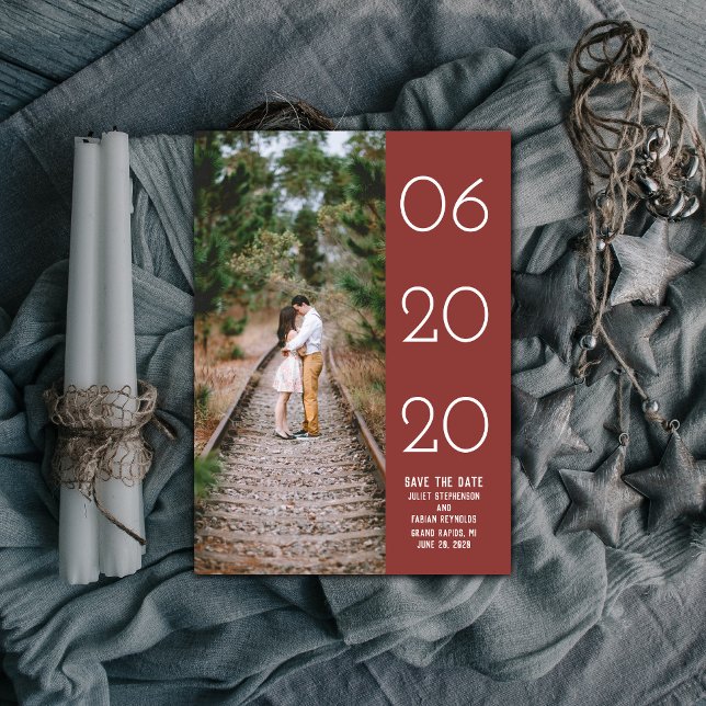 Elegantes seitliches Swept-Foto Save the Date | Bu (Burgundy Elegant Side Swept Photo Save the Date)